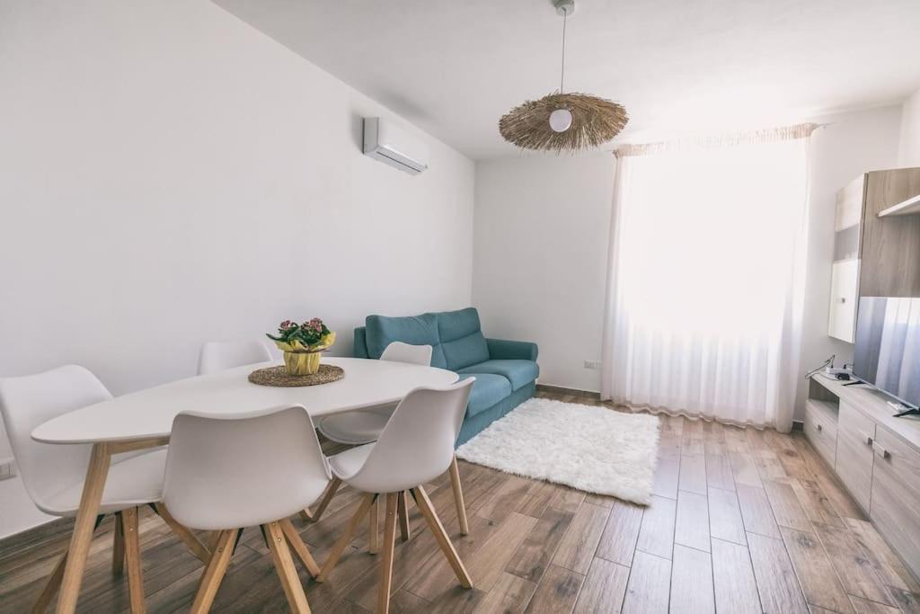 Ad Un Passo Dal Molo Apartment Porto Torres Luaran gambar