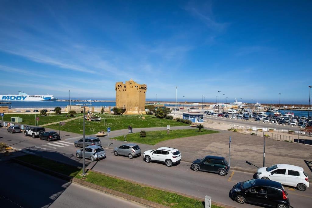 Ad Un Passo Dal Molo Apartment Porto Torres Luaran gambar